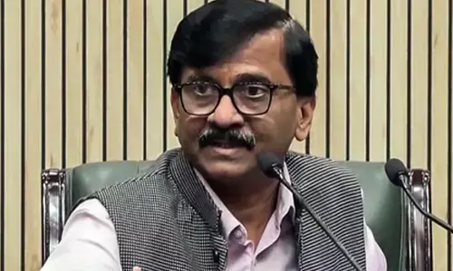 Sanjay raut: కుంభమేళాకు మోహన్ భగవత్ ఎందుకు వెళ్లలేదు.. షిండే వ్యాఖ్యలపై సంజయ్ రౌత్ కౌంటర్