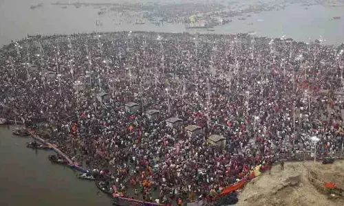 కుంభమేళా హాజరుపై బీజేపీ, కాంగ్రెస్ మధ్య వాగ్వివాదం