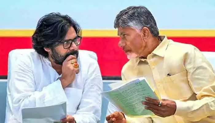 Ap Assembly: సీఎం చంద్రబాబు చాంబర్కు పవన్ కల్యాణ్.. గంటకుపైగా భేటీ Ap Assembly: సీఎం చంద్రబాబు చాంబర్కు పవన్ కల్యాణ్.. గంటకుపైగా భేటీ