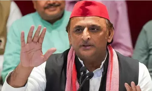 Akhilesh: వాళ్లు మనుషుల గురించే మాట్లాడుతున్నారా.. పని గంటల చర్చపై అఖిలేష్ యాదవ్