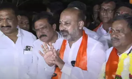 ‘ఇది మామూలు విజయం కాదు’.. మల్క కొమురయ్యకు బండి సంజయ్ విషెస్