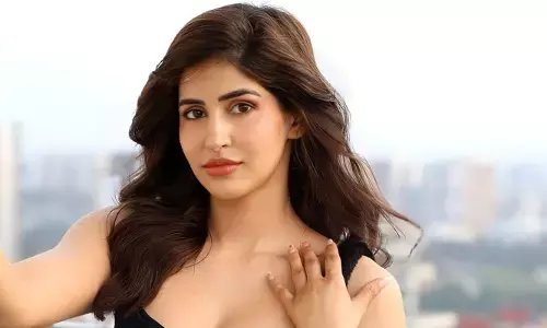 Sakshi Malik :  సాక్షి మాలిక్ సొగసుల విందు.