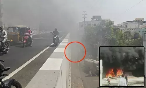 Fire accident: అంబర్‌పేట ఫ్లైఓవర్‌ వద్ద భారీ అగ్నిప్రమాదం.. వాహనదారుల ఇక్కట్లు!