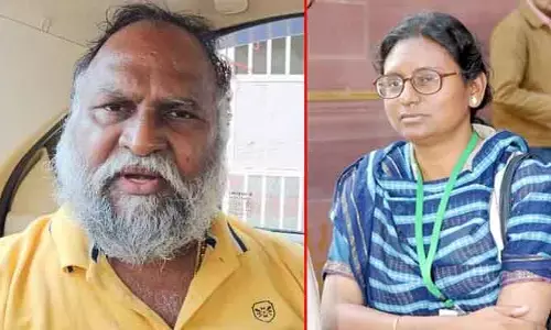 ‘నేను మీతో పర్సనల్‌గా మాట్లాడాలి’.. మీనాక్షికి జగ్గారెడ్డి స్పెషల్ రిక్వెస్ట్