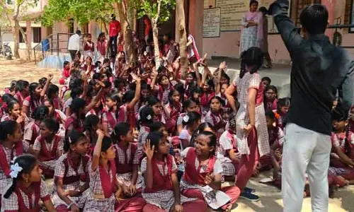 పురుగుల అన్నం మేము తినలేం సారూ..