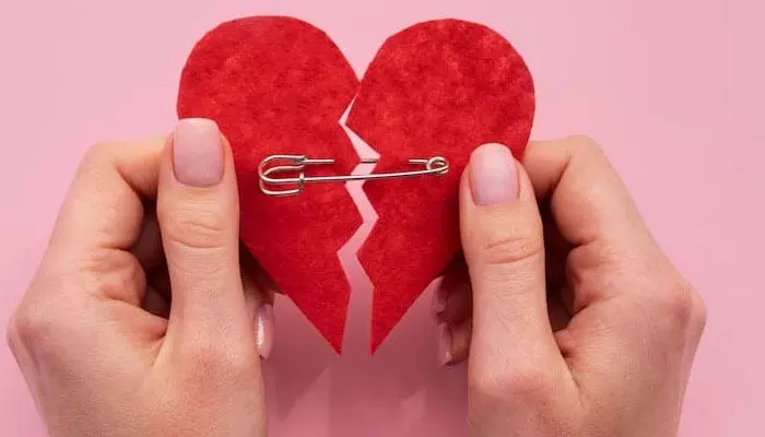 Love Failure : ప్రేమలో ఫెయిల్ అయ్యారా.. అయితే అస్సలు బాధ పడొద్దు .. హ్యాపీగా ఉండాలంటున్న నిపుణులు Love Failure : ప్రేమలో ఫెయిల్ అయ్యారా.. అయితే అస్సలు బాధ పడొద్దు .. హ్యాపీగా ఉండాలంటున్న నిపుణులు