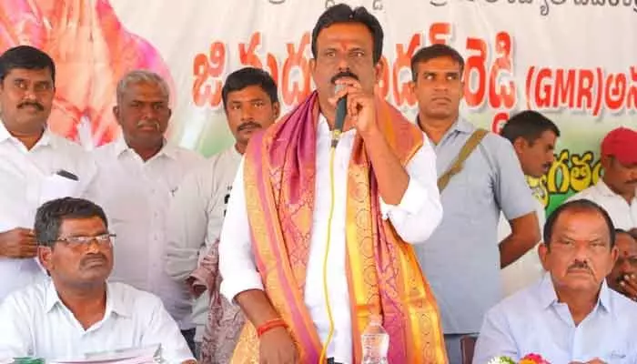 కాంగ్రెస్ ప్రభుత్వంలో విద్యకు పెద్దపీట: ఎమ్మెల్యే కాంగ్రెస్ ప్రభుత్వంలో విద్యకు పెద్దపీట: ఎమ్మెల్యే