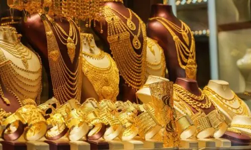 Gold rates: రన్ రాజా రన్ అంటున్న బంగారం.. లక్షకు అరడుగు దూరంలో ధరలు