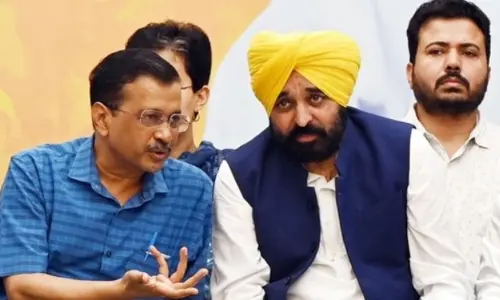 Arvind Kejriwal: మెడిటేషన్ కోసం భారీ కాన్వాయ్ తో పంజాబ్ కు కేజ్రీవాల్