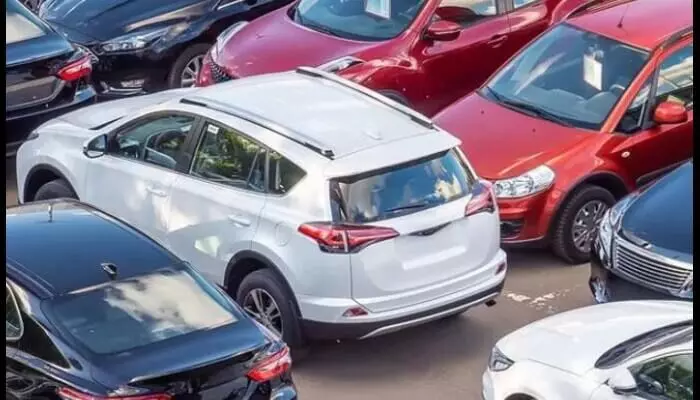 Auto Sales: బలహీన డిమాండ్తో తగ్గిన వాహన రిటైల్ అమ్మకాలు Auto Sales: బలహీన డిమాండ్తో తగ్గిన వాహన రిటైల్ అమ్మకాలు