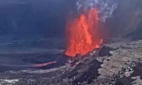 Hawaii volcano: బద్దలైన అగ్నిపర్వతం.. ఎగిసిపడుతున్న లావా