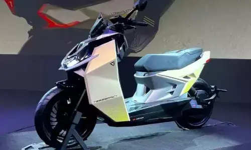 Electric Scooter: మార్కెట్‌లోకి  హైటెక్ ఎలక్ట్రిక్ స్కూటర్ .. ఒక్కసారి ఛార్జ్ చేస్తే ఎన్ని కిలోమీటర్లు దూసుకెళ్తుందో తెలుసా?
