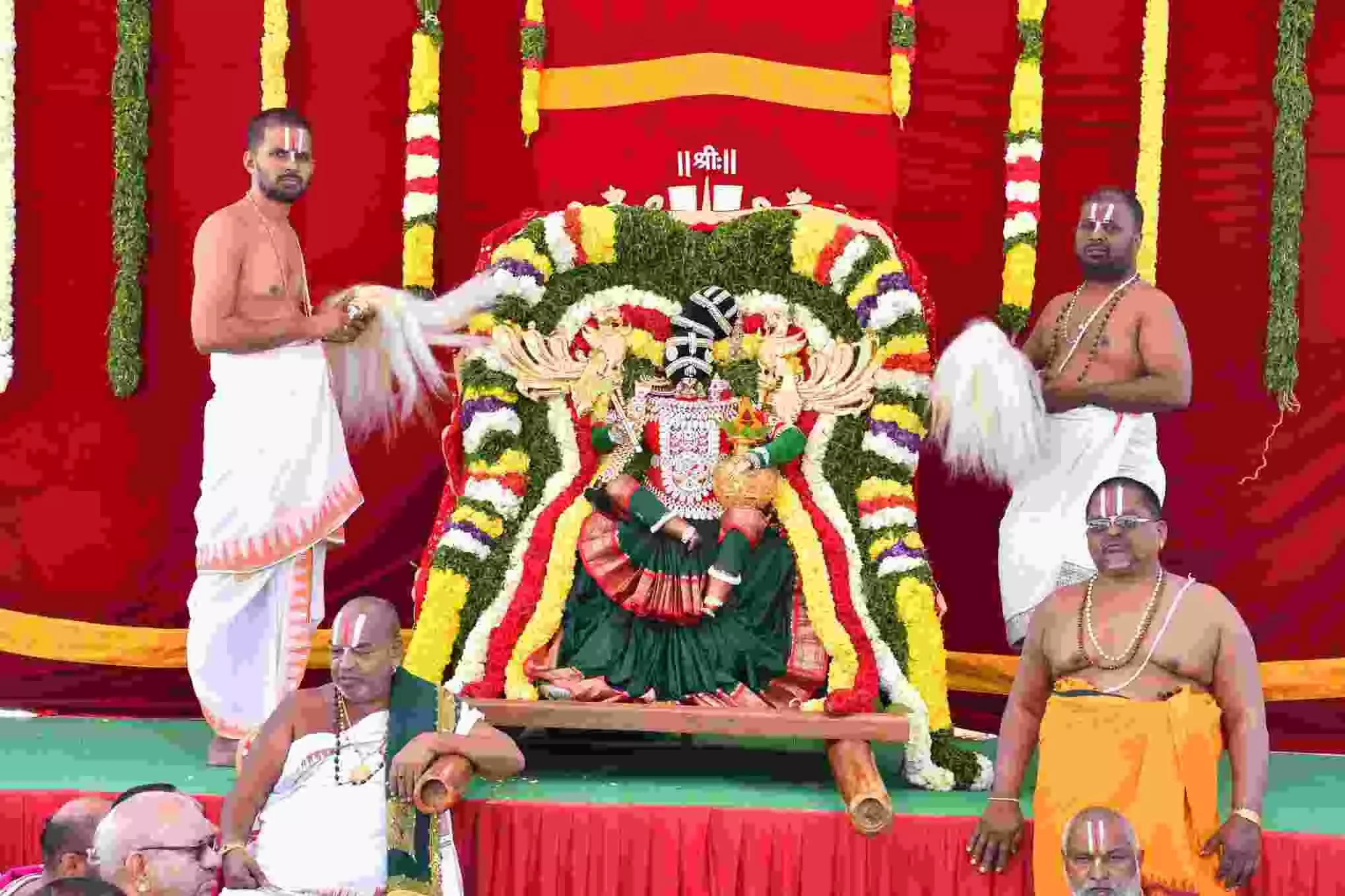జగన్మోహిని అలంకార సేవలో నారసింహుడు జగన్మోహిని అలంకార సేవలో నారసింహుడు