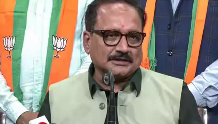 Mohalla Clinics: మొహల్లా క్లినిక్లలో భారీ అవినీతి.. ఆప్పై బీజేపీ విమర్శలు Mohalla Clinics: మొహల్లా క్లినిక్లలో భారీ అవినీతి.. ఆప్పై బీజేపీ విమర్శలు