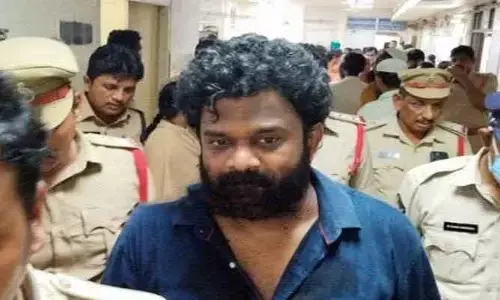 బోరుగడ్డ అనిల్‌కు ఎదురుదెబ్బ.. మధ్యంతర బెయిల్ నిరాకరణ