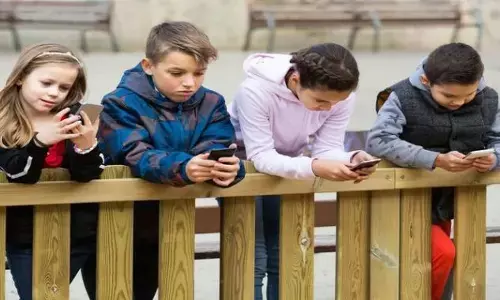 Smartphone Addiction: స్మార్ట్‌ఫోన్‌ను అదే పనిగా వాడితే సచ్చారే .. సంచలన అధ్యయనం అవుట్