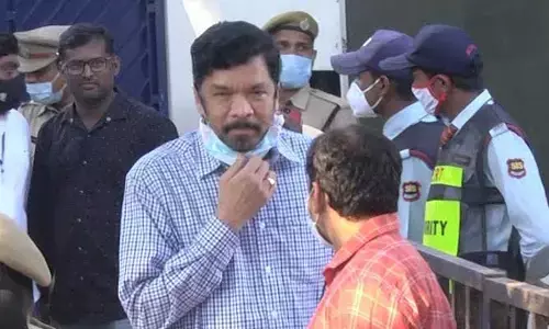 Breaking:పోసానికి బిగ్ షాక్.. పోలీస్ కస్టడీకి కోర్టు అనుమతి