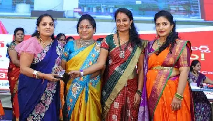 మానుకోటలో ఘనంగా మహిళా దినోత్సవ వేడుకలు మానుకోటలో ఘనంగా మహిళా దినోత్సవ వేడుకలు