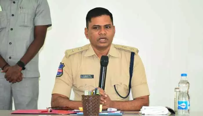 ప్రతి పోలీస్ క్రమశిక్షణతో మెలగాలి :జిల్లా ఎస్పీ ప్రతి పోలీస్ క్రమశిక్షణతో మెలగాలి :జిల్లా ఎస్పీ