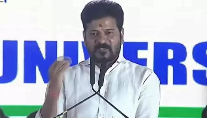 CM Revanth Reddy: ఆడబిడ్డలు వంటింటి కుందేళ్లు కాదు.. సీఎం రేవంత్ రెడ్డి కీలక వ్యాఖ్యలు CM Revanth Reddy: ఆడబిడ్డలు వంటింటి కుందేళ్లు కాదు.. సీఎం రేవంత్ రెడ్డి కీలక వ్యాఖ్యలు