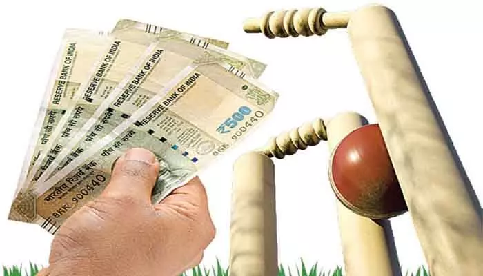 Arrest: ఛాంపియన్స్ ట్రోఫీ ఫైనల్ వేళ బెట్టింగ్ జోరు.. ఐదుగురు బుకీలు అరెస్ట్ Arrest: ఛాంపియన్స్ ట్రోఫీ ఫైనల్ వేళ బెట్టింగ్ జోరు.. ఐదుగురు బుకీలు అరెస్ట్