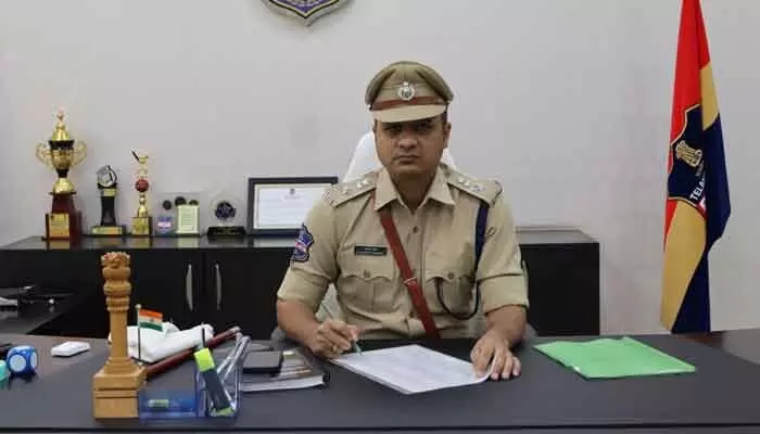 జిల్లా ఎస్పీగా బాధ్యతలు స్వీకరించిన రాజేష్ చంద్ర జిల్లా ఎస్పీగా బాధ్యతలు స్వీకరించిన రాజేష్ చంద్ర
