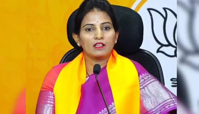 TG News : రేవంత్ గారూ.. తులం బంగారం ఎక్కడ? : బీజేపీ నాయకురాలు శిల్పారెడ్డి TG News : రేవంత్ గారూ.. తులం బంగారం ఎక్కడ? : బీజేపీ నాయకురాలు శిల్పారెడ్డి