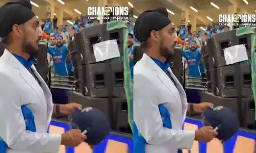 ICC champions Trophy 2025: చిన్నారి అభిమానికి అర్ష్‌దీప్‌ స్పెషల్ గిఫ్ట్.. వీడియో వైరల్