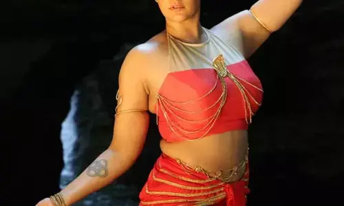డబ్బులు లేక రోడ్ల మీద అలా చేశాను.. టాలీవుడ్ నటి సంచలన కామెంట్స్