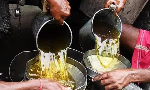 Hyderabad : బ్రాండెడ్ లేబుళ్లతో కల్తీ నూనె విక్రయం