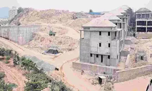 Visakha: హయగ్రీవకు బిగ్ షాక్.. భూ కేటాయింపు రద్దు