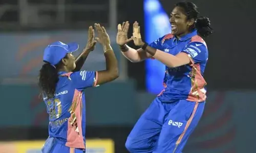 WPL 2025 : ముంబై ఖాతాలో మరో విజయం.. ఉత్కంఠ పోరులో పోరాడి ఓడిన గుజరాత్