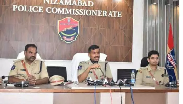 వారికి నిజామాబాద్ సీపీ సీరియస్ వార్నింగ్.. బాధ్యతలు చేపట్టిన తొలిరోజే.. వారికి నిజామాబాద్ సీపీ సీరియస్ వార్నింగ్.. బాధ్యతలు చేపట్టిన తొలిరోజే..