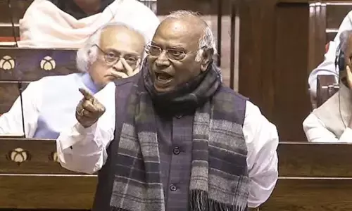 Congress: మల్లికార్జున ఖర్గే వ్యాఖ్యలపై రాజ్యసభలో దుమారం.. సారీ చెప్పిన విపక్ష నేత