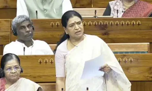 బోయ వాల్మీకిలను ఎస్టీ జాబితాలోకి చేర్చండి... ఎంపీ డీకే అరుణ కీలక రిక్వెస్ట్