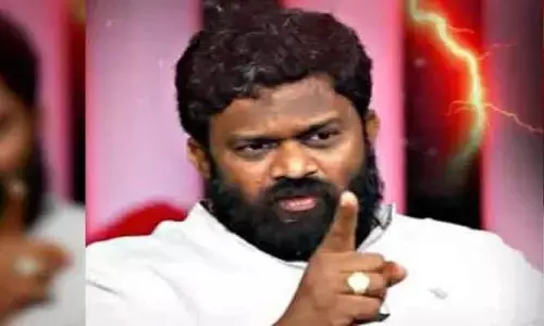బోరుగడ్డ అనిల్‌పై హైకోర్టు సీరియస్.. లొంగిపోవాలని ఆదేశం