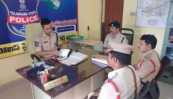 పెండింగ్ కేసులను పూర్తి చేయాలి పెండింగ్ కేసులను పూర్తి చేయాలి