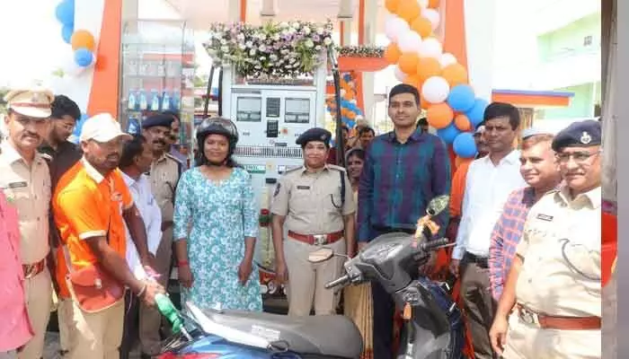 పోలీస్ వెల్ఫేర్ సొసైటీ పెట్రోల్ పంపు ప్రారంభం పోలీస్ వెల్ఫేర్ సొసైటీ పెట్రోల్ పంపు ప్రారంభం