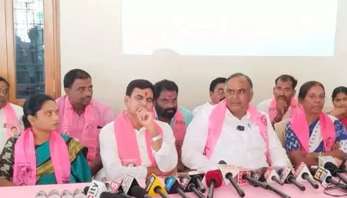పదేళ్లలో మేము చేసింది చెప్తాం... పదేళ్లలో మేము చేసింది చెప్తాం...