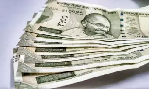 కమీషన్లు తిరిగి ఇచ్చేస్తున్న TMC నేతలు