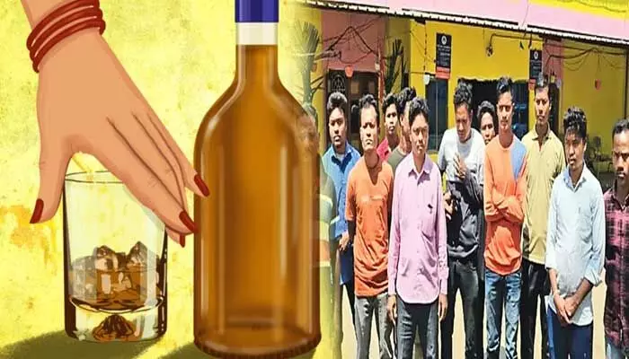 Drinking Wives: జంబలకిడిపంబ! మా భార్యలు తెగ తాగేస్తున్నారు.. భర్తల ఫిర్యాదు Drinking Wives: జంబలకిడిపంబ! మా భార్యలు తెగ తాగేస్తున్నారు.. భర్తల ఫిర్యాదు