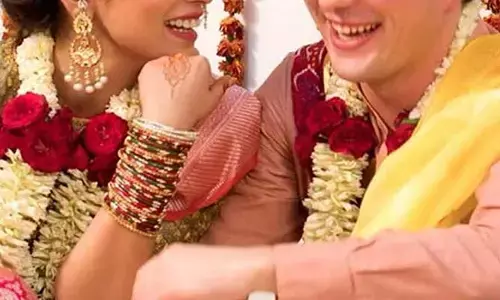హ్యాపీ యానివర్సరీ అంటూ పెళ్లి ఫొటో షేర్ చేసిన ప్రభాస్ బ్యూటీ.. మీ జంటను చూస్తే కుళ్లుగా ఉందంటున్న నెటిజన్లు