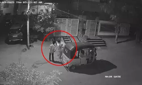 Trending: ఇదెక్కడి ఇచ్ఛంత్రం ముచ్చట.. పోలీసుల బూట్లు, చెప్పులు ఎత్తుకెళ్లిన దొంగలు (వీడియో వైరల్)