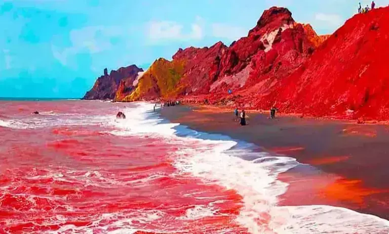 Blood Rain - Blood Sea : రక్తంతో ఎరుపెక్కిన సముద్రం.. ‘‘దేవర’’ సినిమా కాదు.. నిజజీవిత కథ(వీడియో)