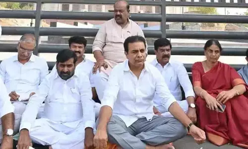 అంబేద్కర్ విగ్రహం వద్ద హైటెన్షన్.. పోలీసుల అదుపులో బీఆర్ఎస్ ఎమ్మెల్యేలు