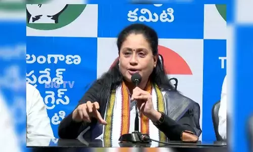 Vijayashanthi : తెలంగాణ కేసీఆర్ సొత్తు కాదు : కాంగ్రెస్ ఎమ్మెల్సీ విజయశాంతి