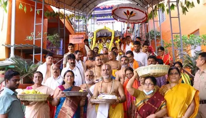 రాములోరి లగ్గానికి వేళాయె.. రాములోరి లగ్గానికి వేళాయె..