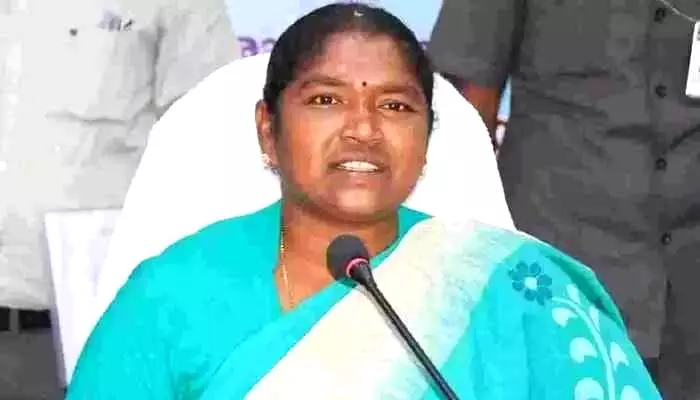 మతాన్ని రాజకీయాల కోసం వాడుకోవద్దు.. ఏపీ, తెలంగాణ పాస్టర్ల సమావేశంలో మంత్రి సీతక్క మతాన్ని రాజకీయాల కోసం వాడుకోవద్దు.. ఏపీ, తెలంగాణ పాస్టర్ల సమావేశంలో మంత్రి సీతక్క