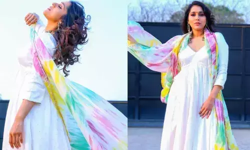 నా ప్రపంచాన్ని ప్రేమ, నవ్వు అన్ని రకాల ఆనందాలతో అలంకరించుకుంటున్నాను.. రష్మీ ఇంట్రెస్టింగ్ పోస్ట్