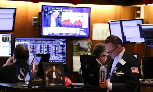 US Stock Market: షేర్‌ మార్కెట్‌ను చంపేస్తున్న ట్రంప్‌ నిర్ణయాలు.. ట్రేడ్‌ వార్‌ మొదలైందా?